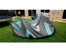 Duotone Neo 10 metre kitesurfing kite