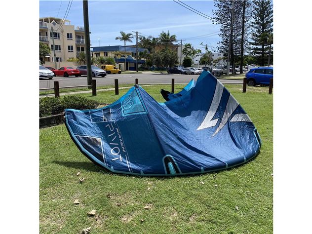 2024 Naish Pivot S28 - 10 metre