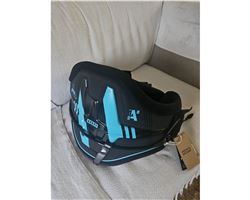 Duotone Sold ---Apex Waist Medium kiteboarding accessorie