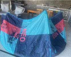 Duotone Neo 7 metre kitesurfing kite