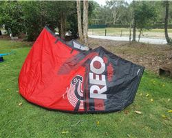 Ozone Reo V4 9 metre kitesurfing kite