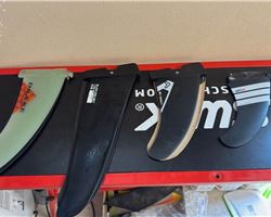  Various Fins, Streamlined Extn, Da Kine windsurfing accessorie