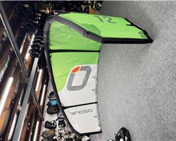 Ozone Reo V7 12 metre kitesurfing kite