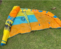 Duotone Neo 10 metre kiteboarding kite