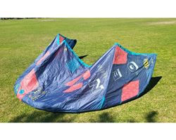 Duotone Neo 10 metre kiteboarding kite