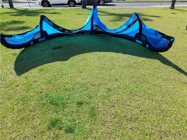 2018 Naish Pivot - 8 metre