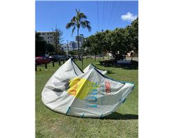 Duotone Neo 11 metre kitesurfing kite