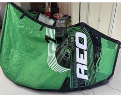 Ozone Reo V5 7 metre kitesurfing kite