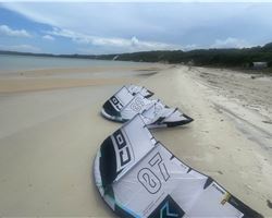 Core Xr8 7 metre kiteboarding kite