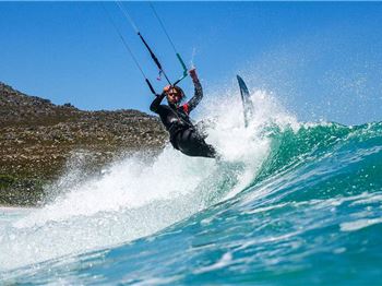 Testing Tails for Airush with Carl Ferreira - Kitesurfing News