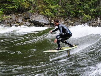 This Week in SUP Foil - Flat Water, Tiny boards and Rivers! - Stand Up Paddle News