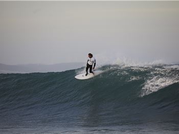 How to Surf a Twin Fin Surfboard - Surfing News