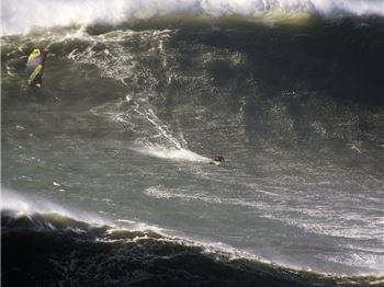 20m high waves - Kitesurfed by Jesse Richman! - Kitesurfing News