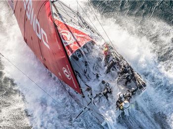 Huge storm hits Volvo Ocean Race Fleet - Sailing News