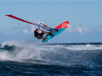 Simon Bornhoft returning to WA in Dec 2018 - Windsurfing News