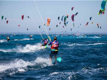 2019 Lighthouse to Leighton Kiteboard Race - Kitesurfing News