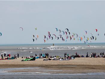 Crazy French kitesurfers in the L'orange Speed Crossing. - Kitesurfing News