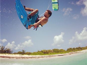 Smooth moves in Antigua - Kitesurfing News