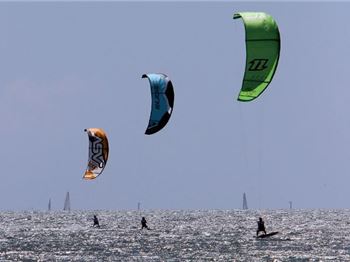 Magnetic Island Race Week: Kiteboarders to provide backdrop - Sailing News