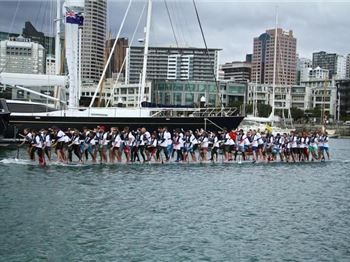 Fifty-two stand up paddlers, one board, New World Record - Stand Up Paddle News