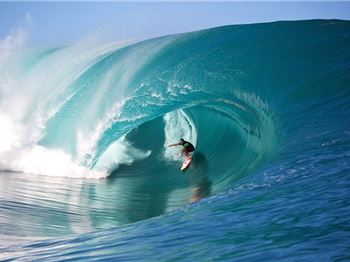 The Worlds Heaviest Wipeout - Niccolo P in Teahupoo - Surfing News