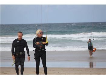 Richard Branson kiting with Adventure Sports in Noosa - Kitesurfing News